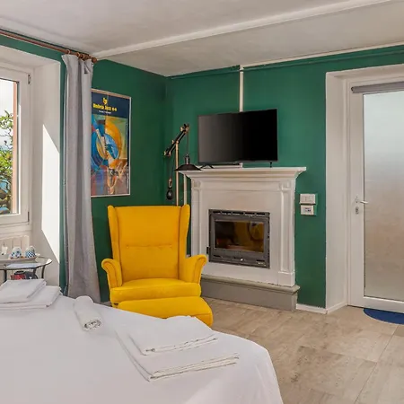 Essentia Bed & Breakfast *