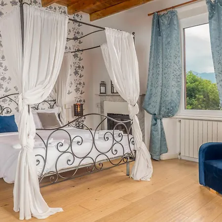 Essentia Bed & Breakfast *